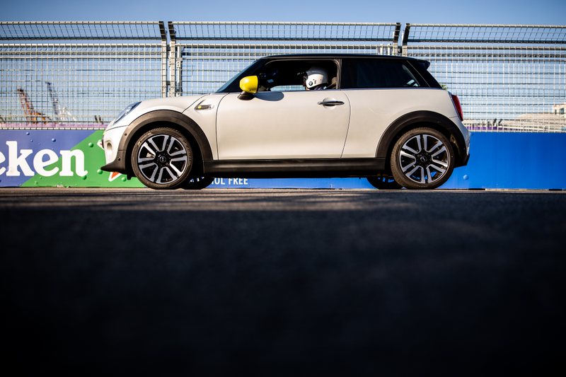 Illustration for article titled The Electric Mini Cooper SE Is a Lot of Fun. But Is That Enough?